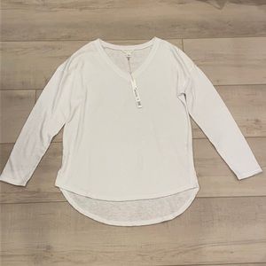 Long sleeve white V neck shirt